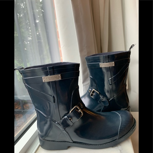 Boots - Picture 6 of 7